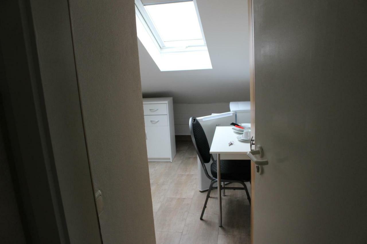 Zv-Scholtz Gaestehaus Neuoetting Simbacher Strasse 7 المظهر الخارجي الصورة