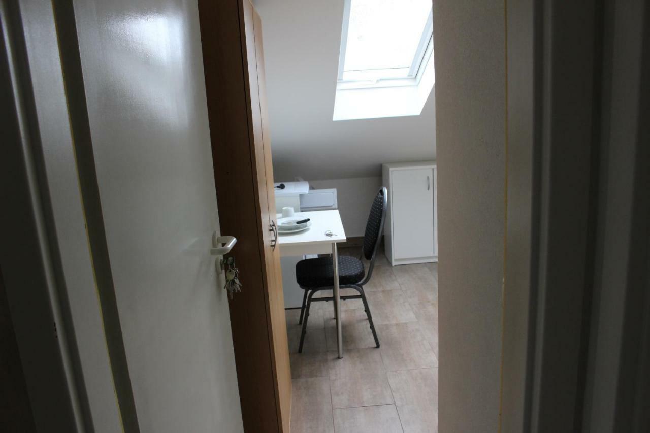 Zv-Scholtz Gaestehaus Neuoetting Simbacher Strasse 7 المظهر الخارجي الصورة